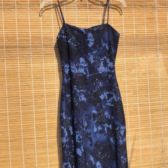 Dresses & Skirts - VINTAGE Spaghetti Strap Side Slit Maxi Dress